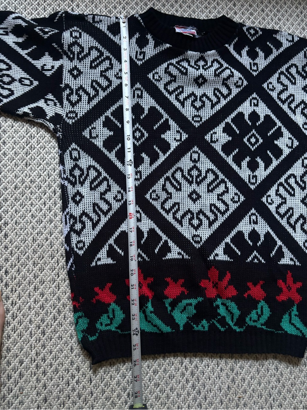 Vintage United Sweaters of America Black Knit Floral Geometric Sweater - Picture 6 of 11